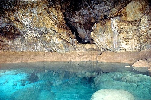 Το Σπήλαιο Μπεκίρη