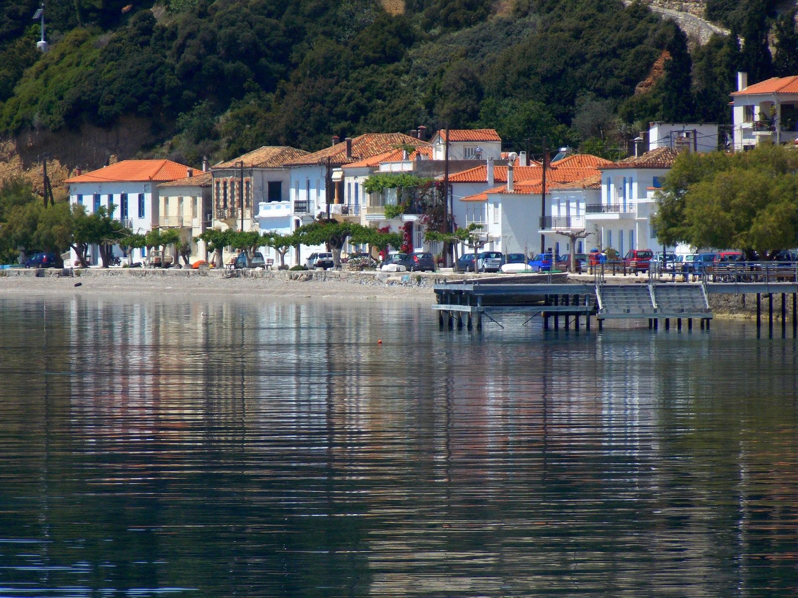 Η Λίμνη αποτελεί ίσως μια από τις πιο ενδιαφέρουσες επιλογές που διαθέτει κανείς στην Εύβοια