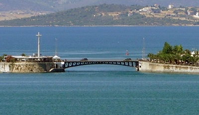Η Παλαιά Γέφυρα και τα διάσημα «τρελά νερά» του Ευρίπου 