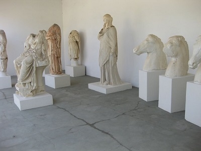 Αγάλματα από το Αρχαιολογικό Μουσείο Χαλκίδας